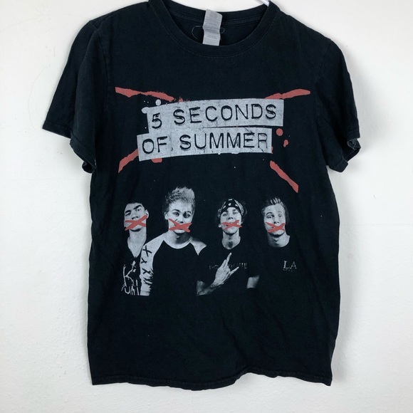 5 Seconds Of Summer Tops - ✨5 Seconds of Summer Band Tour Shirt✨